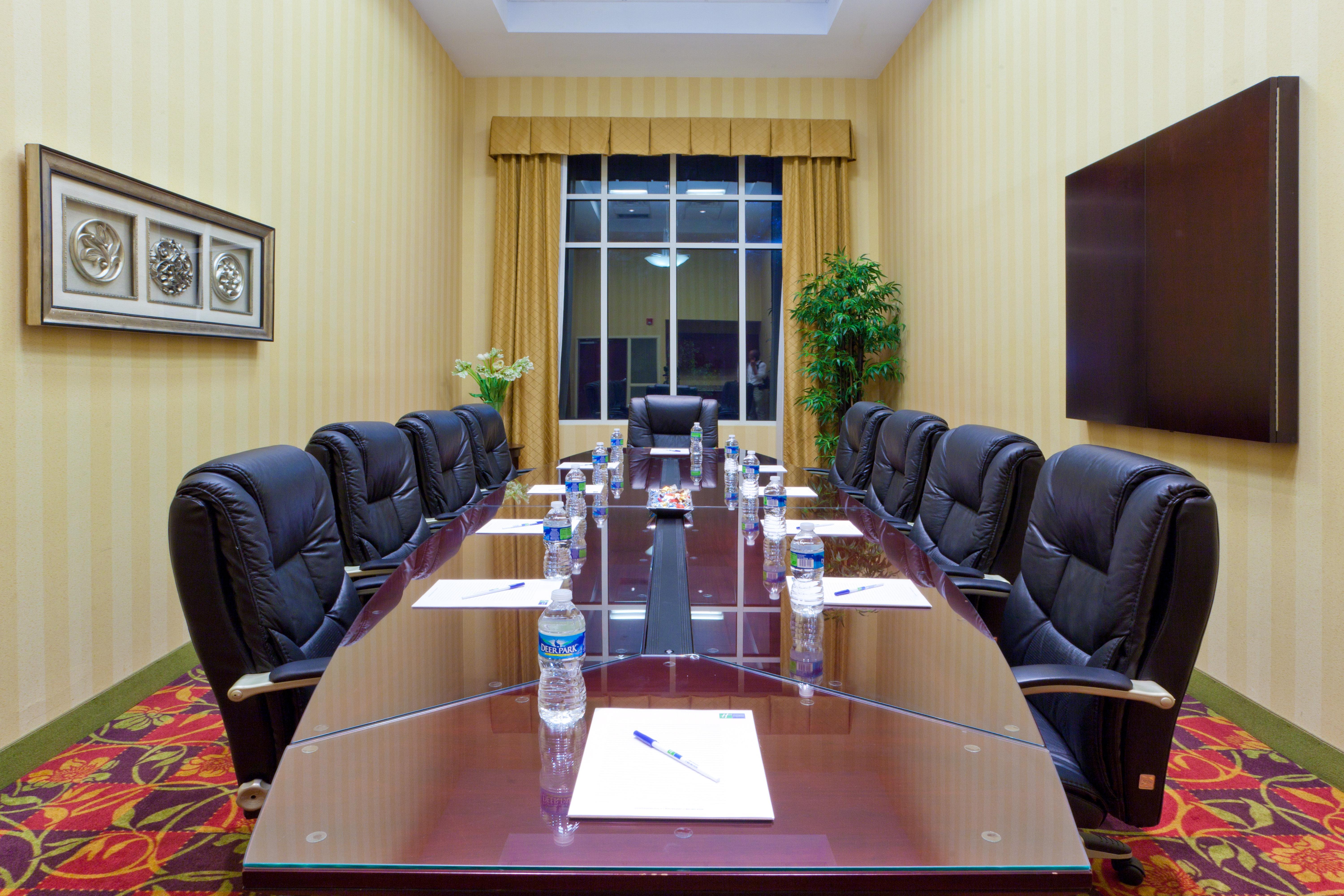 Holiday Inn Express Woodstock-Shenandoah Valley By Ihg Buitenkant foto