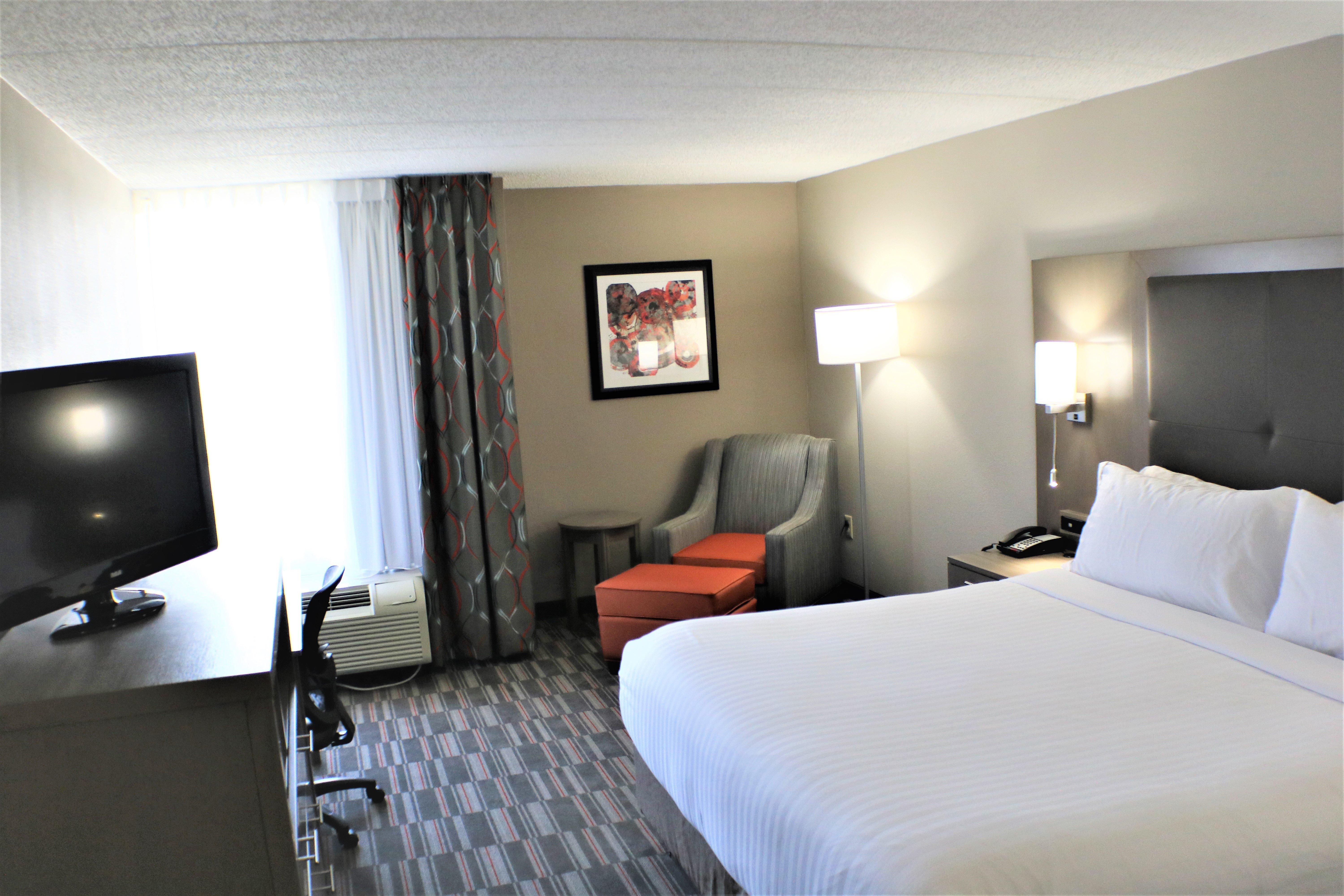 Holiday Inn Express Woodstock-Shenandoah Valley By Ihg Buitenkant foto