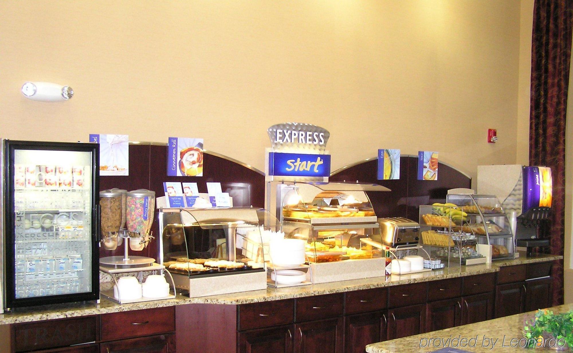 Holiday Inn Express Woodstock-Shenandoah Valley By Ihg Buitenkant foto