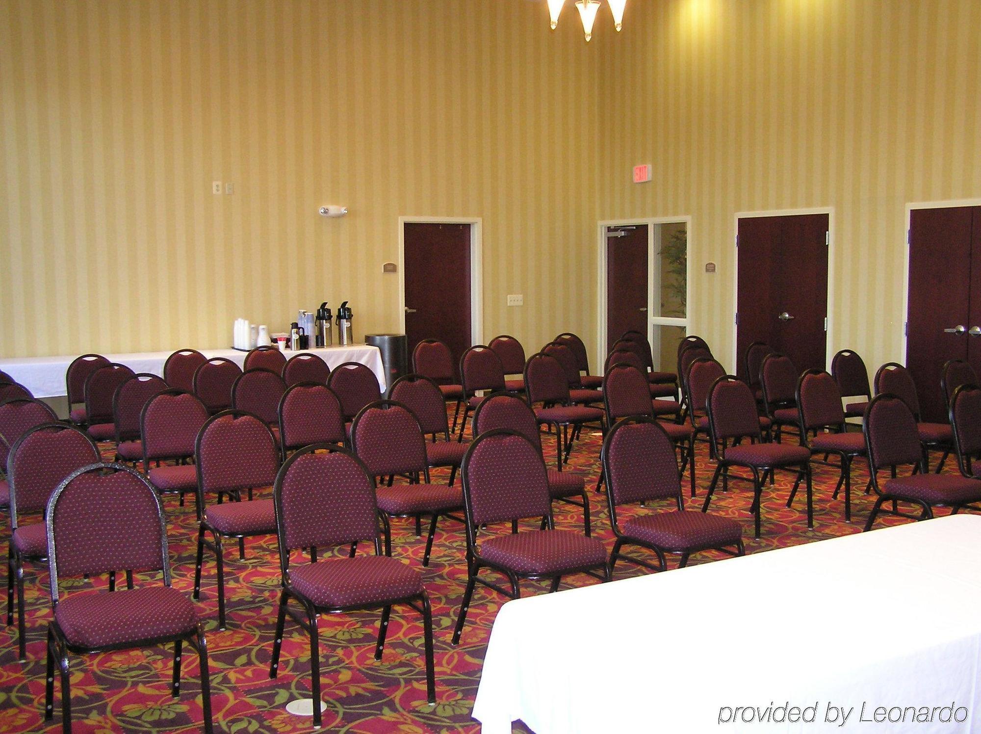 Holiday Inn Express Woodstock-Shenandoah Valley By Ihg Buitenkant foto