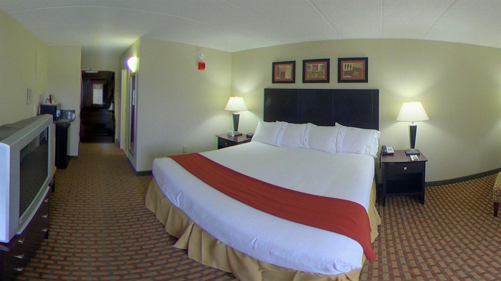 Holiday Inn Express Woodstock-Shenandoah Valley By Ihg Buitenkant foto