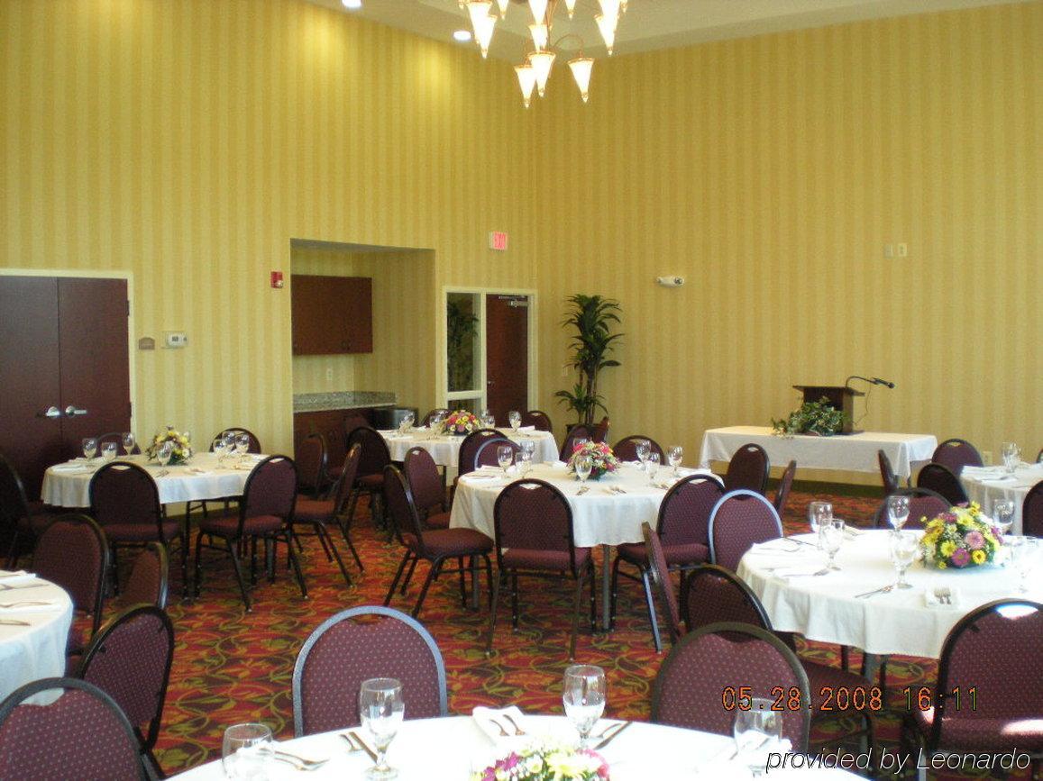 Holiday Inn Express Woodstock-Shenandoah Valley By Ihg Buitenkant foto