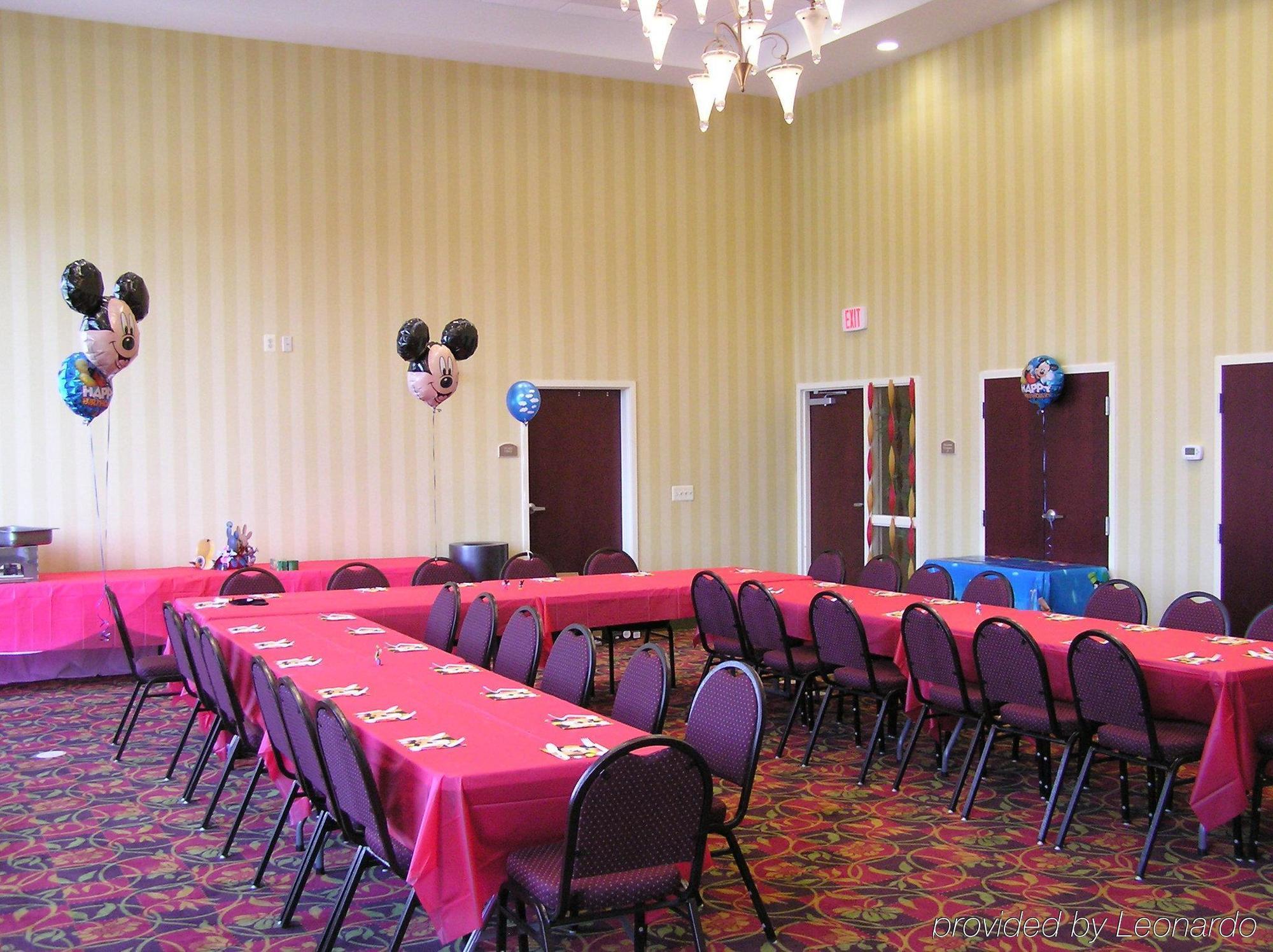 Holiday Inn Express Woodstock-Shenandoah Valley By Ihg Buitenkant foto