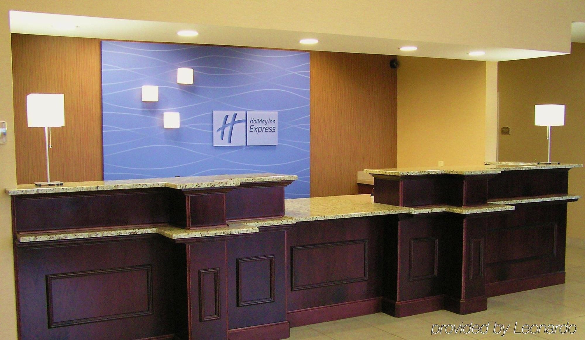 Holiday Inn Express Woodstock-Shenandoah Valley By Ihg Buitenkant foto