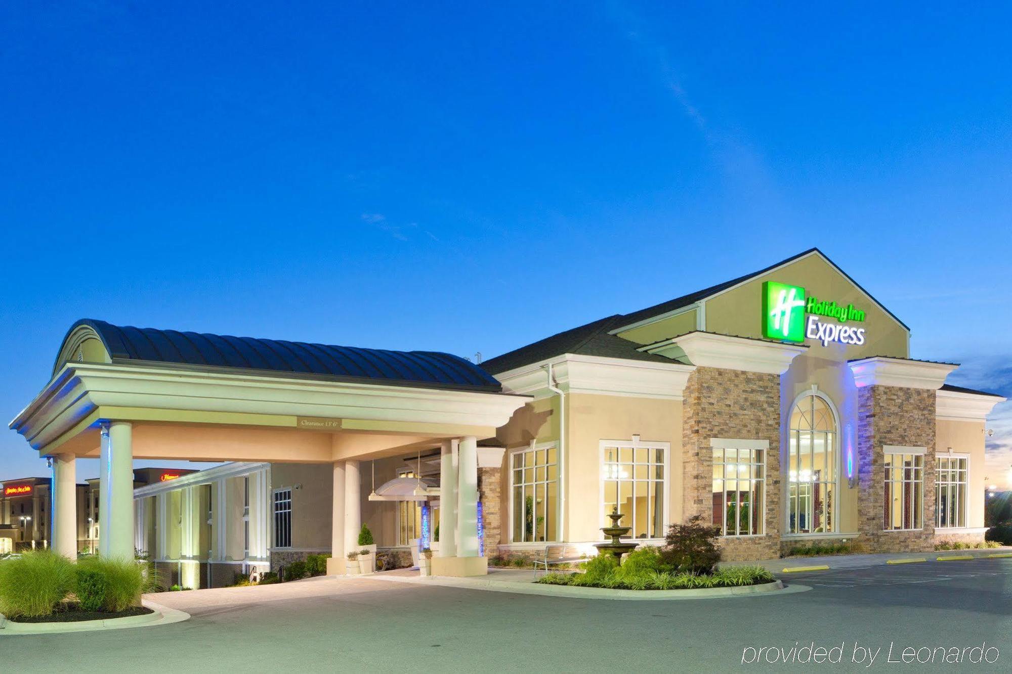 Holiday Inn Express Woodstock-Shenandoah Valley By Ihg Buitenkant foto