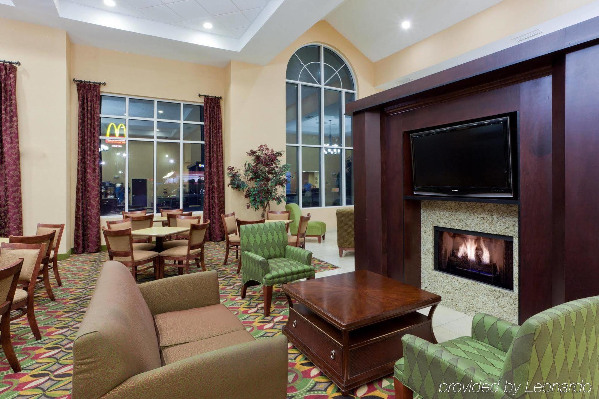 Holiday Inn Express Woodstock-Shenandoah Valley By Ihg Buitenkant foto
