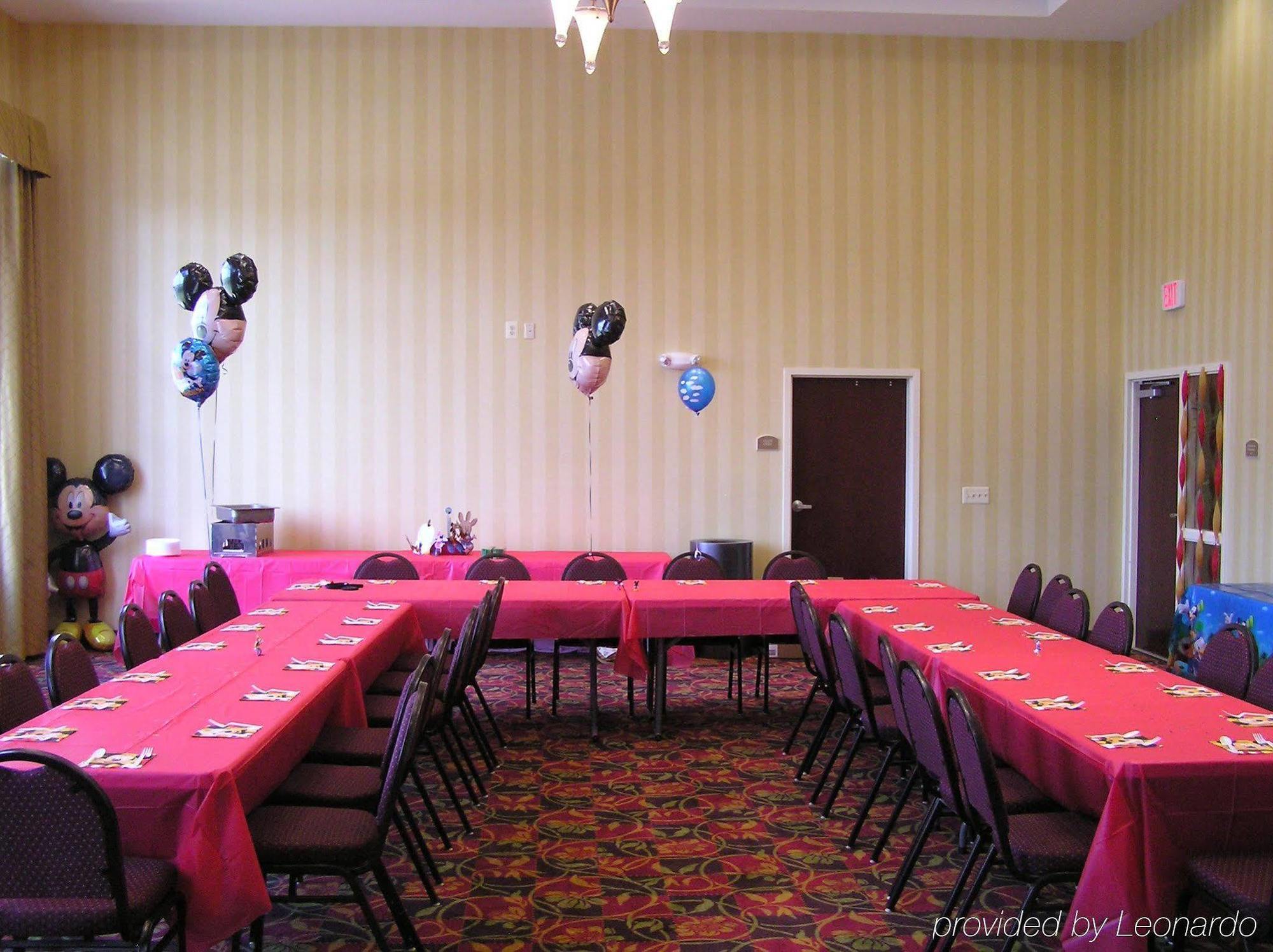 Holiday Inn Express Woodstock-Shenandoah Valley By Ihg Buitenkant foto