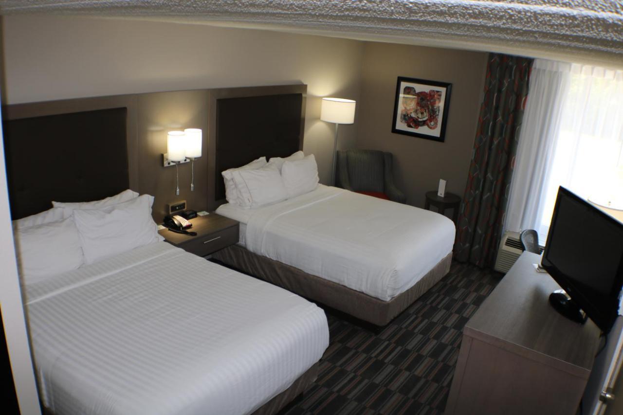 Holiday Inn Express Woodstock-Shenandoah Valley By Ihg Buitenkant foto